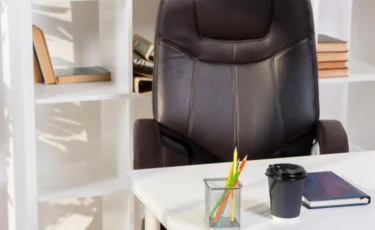 490 школ без директоров: в Минпросвещения заявили о кадровом провале