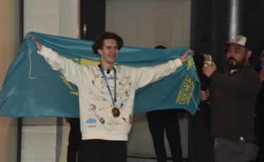 Астанада Олимпиада чемпионы Михаил Шайдоровты салтанатты түрде қарсы алды