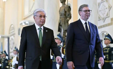 Тоқаев Сербия Президентін Ақордада қарсы алды