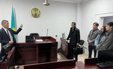 Практико-ориентированное обучение: выездное занятие магистрантов КазНУ в районных судах города Алматы