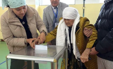 Жетісу облысы Панфилов ауданында 105 жастағы әже ең алғашқылардың бірі болып дауыс берді