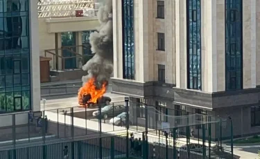 В Астане умер один из пострадавших при взрыве автомобиля