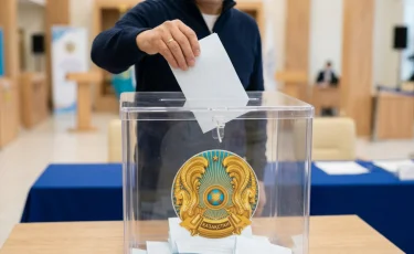Голосование проходит открыто, за ним следят наблюдатели из 42 стран