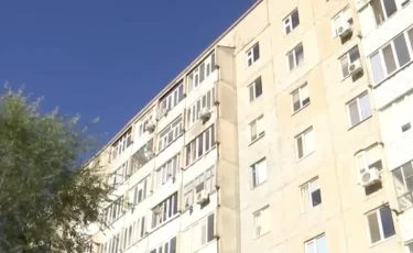 Ночью на крыше слышали шаги: в Уральске погибли 16-летний парень и 14-летняя девочка